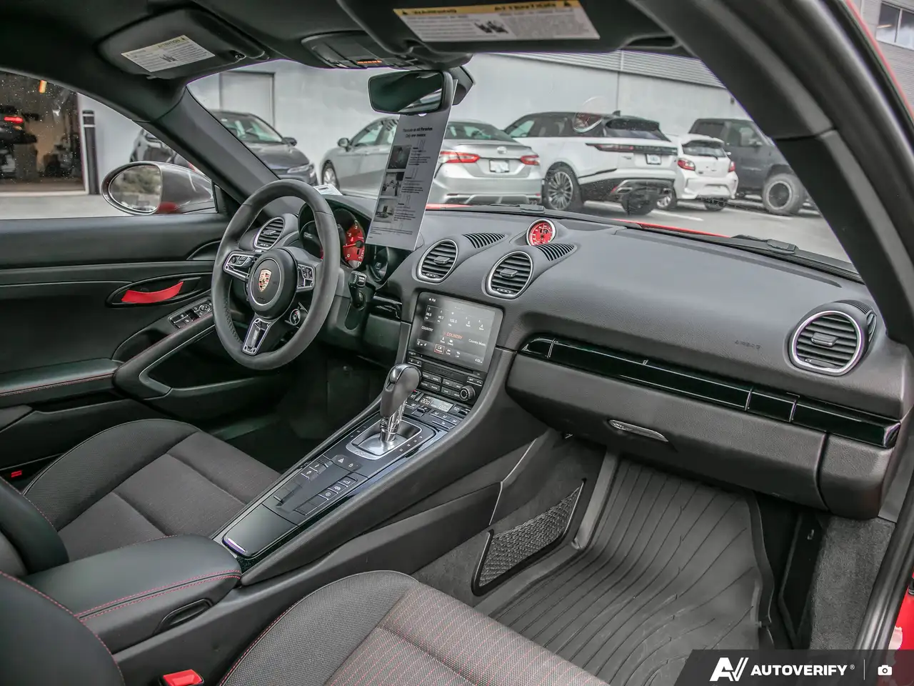 Porsche 718 Cayman - Image 24