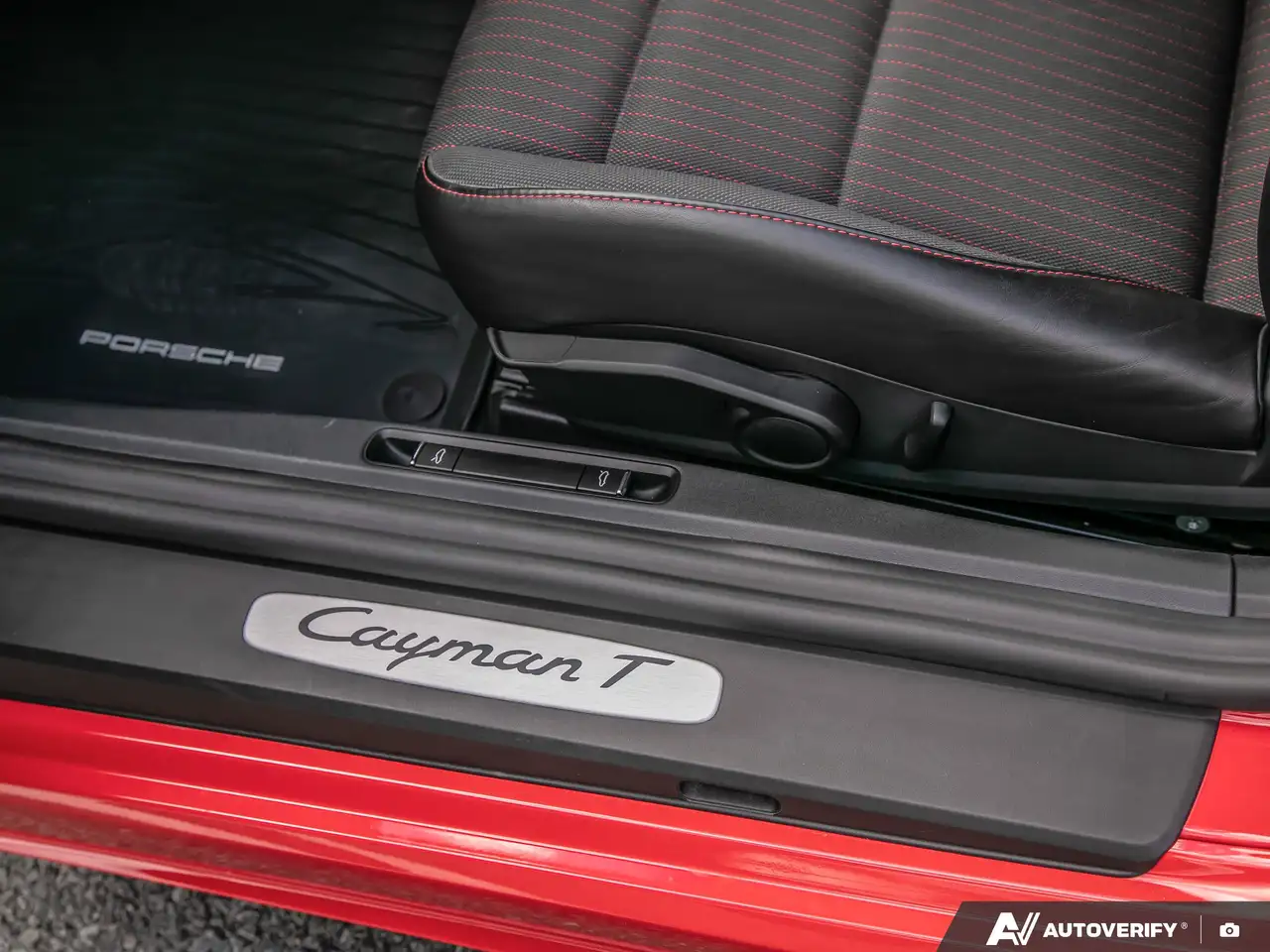 Porsche 718 Cayman - Image 27