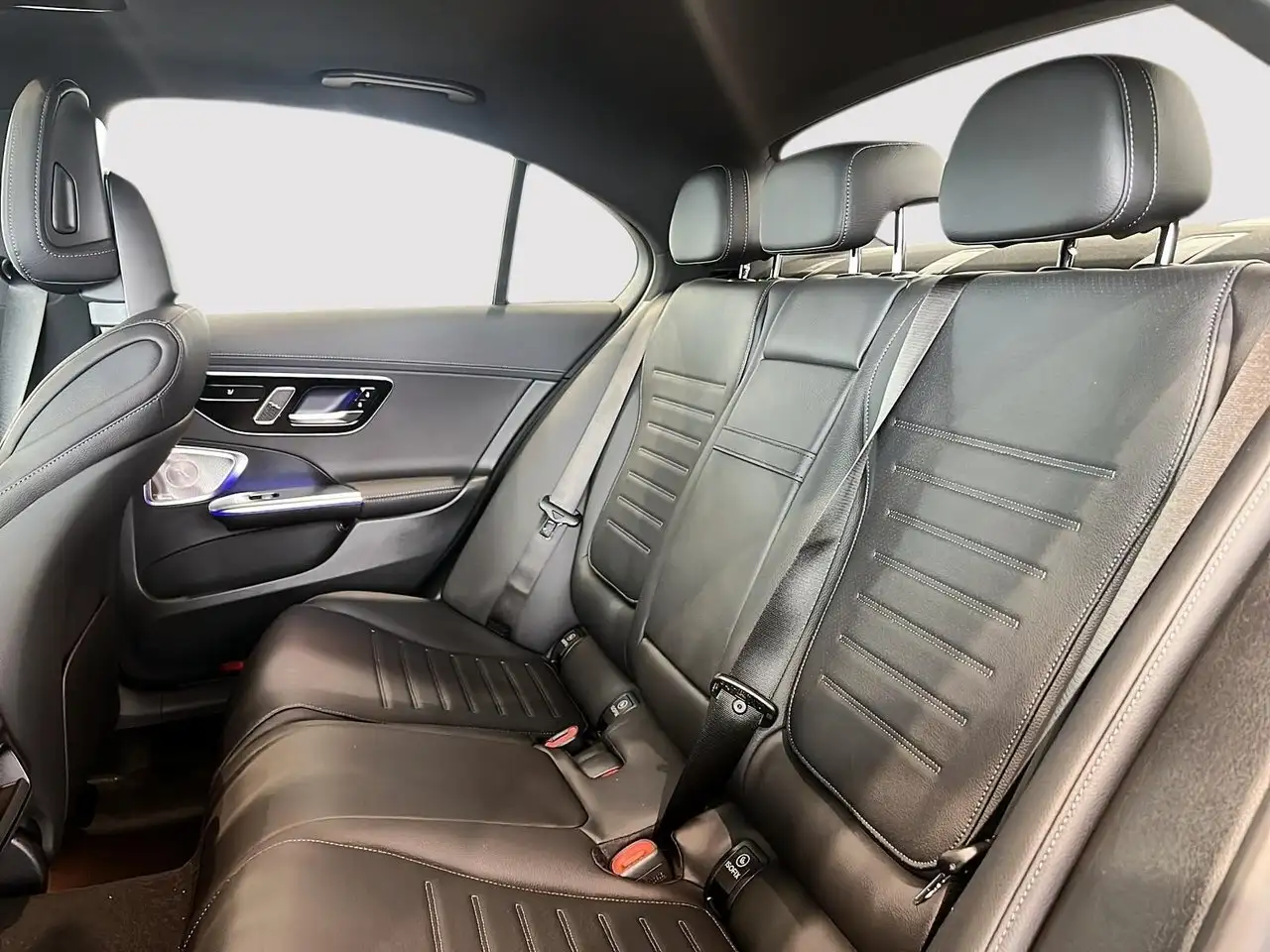 Mercedes-Benz C-Class - Image 4