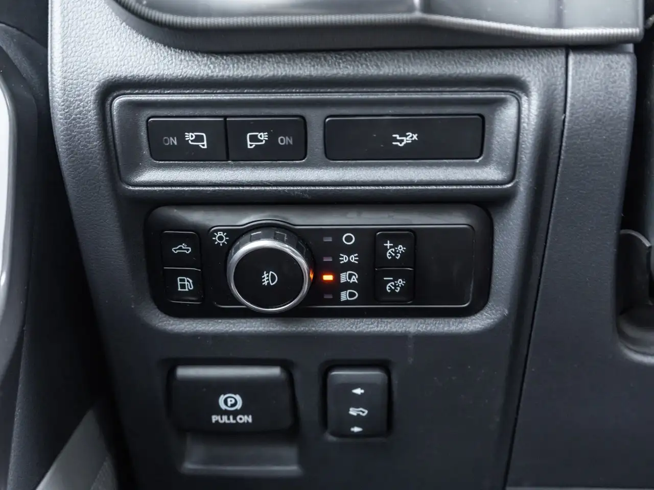 Ford F-150 - Image 18