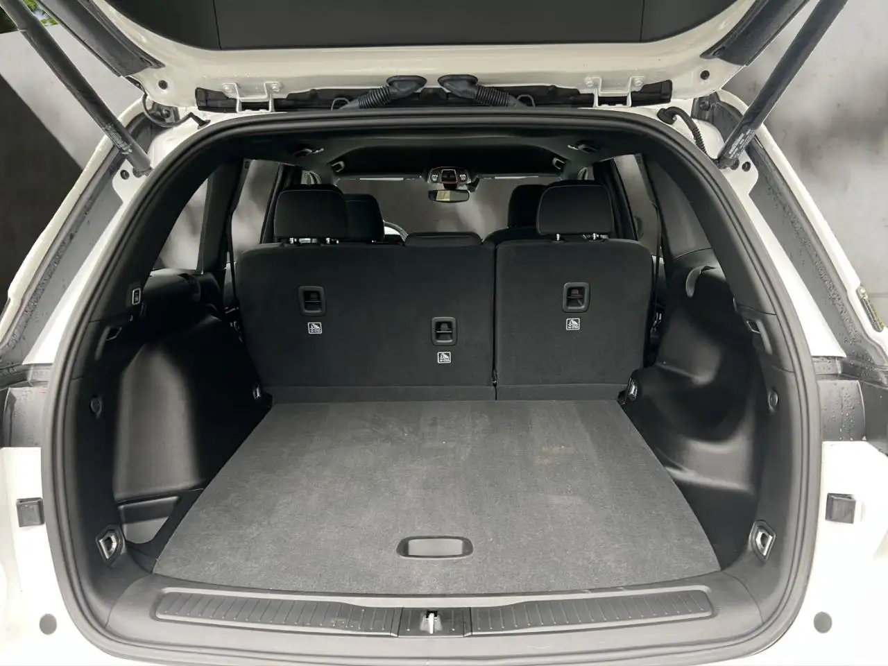 Jeep Grand Cherokee - Image 19