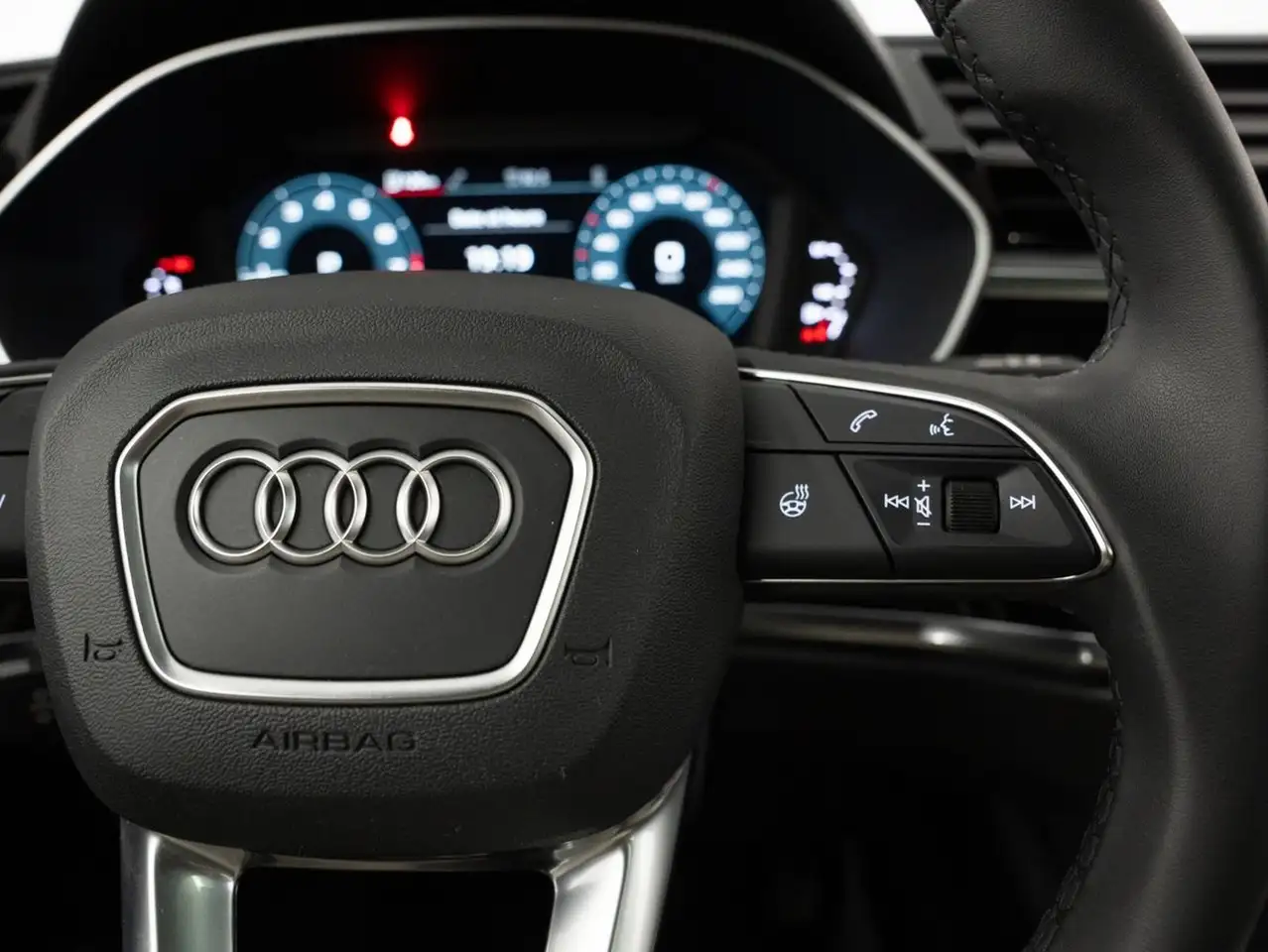 Audi Q3 - Image 19