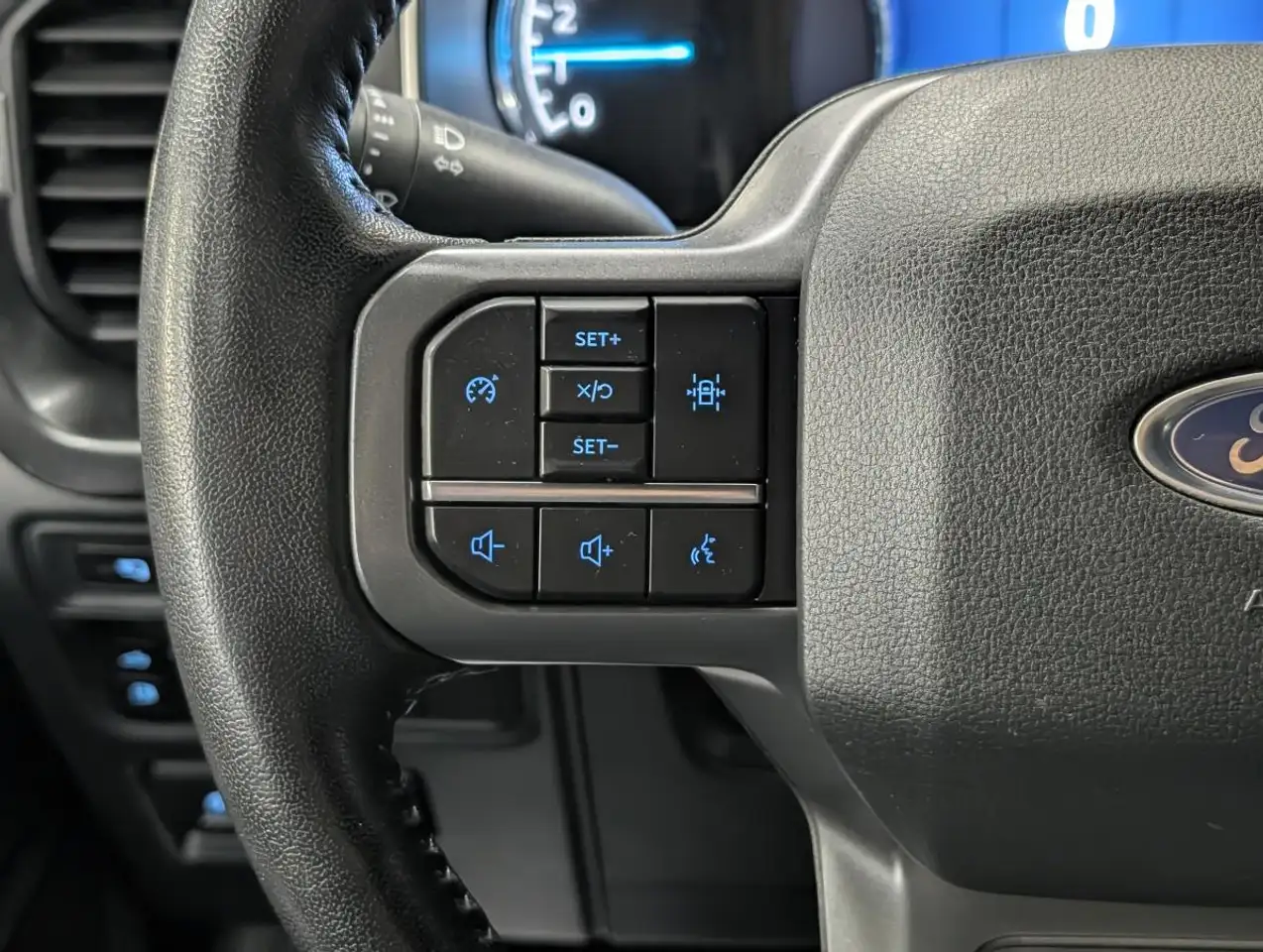 Ford F-150 - Image 18