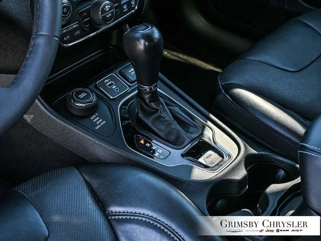 Jeep Cherokee - Image 19