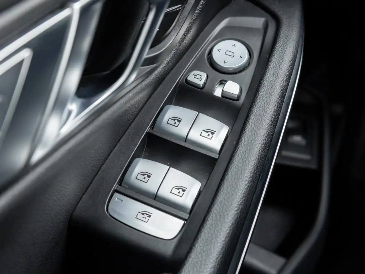 BMW 3 Series - Image 13