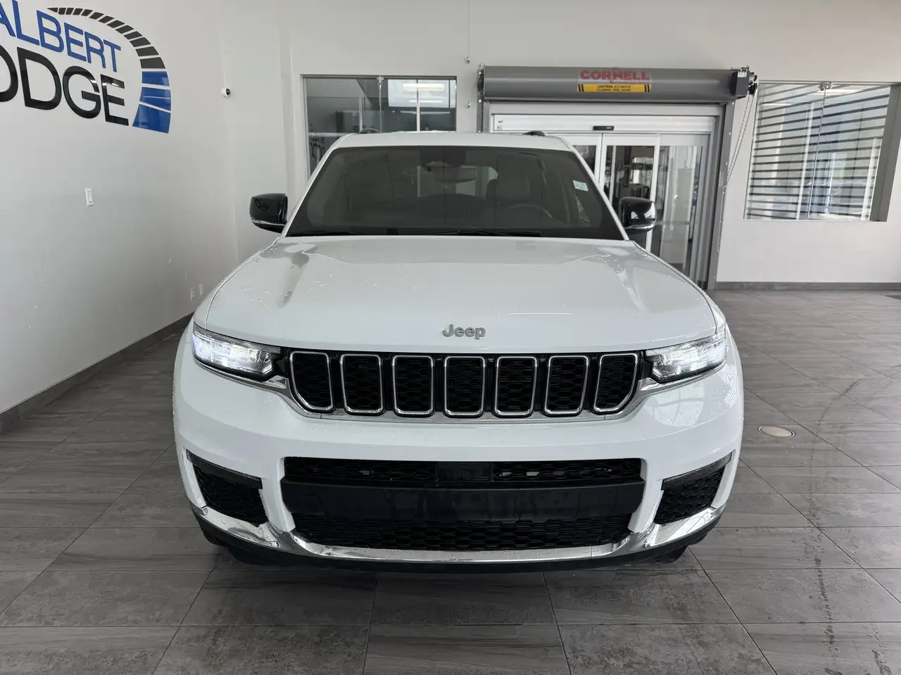 Jeep Grand Cherokee - Image 10