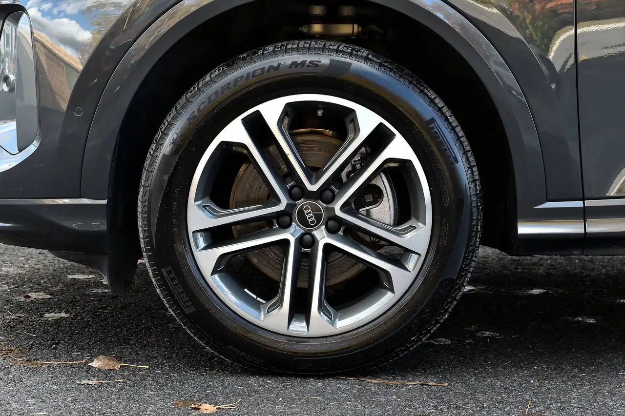 Audi Q5 - Image 6