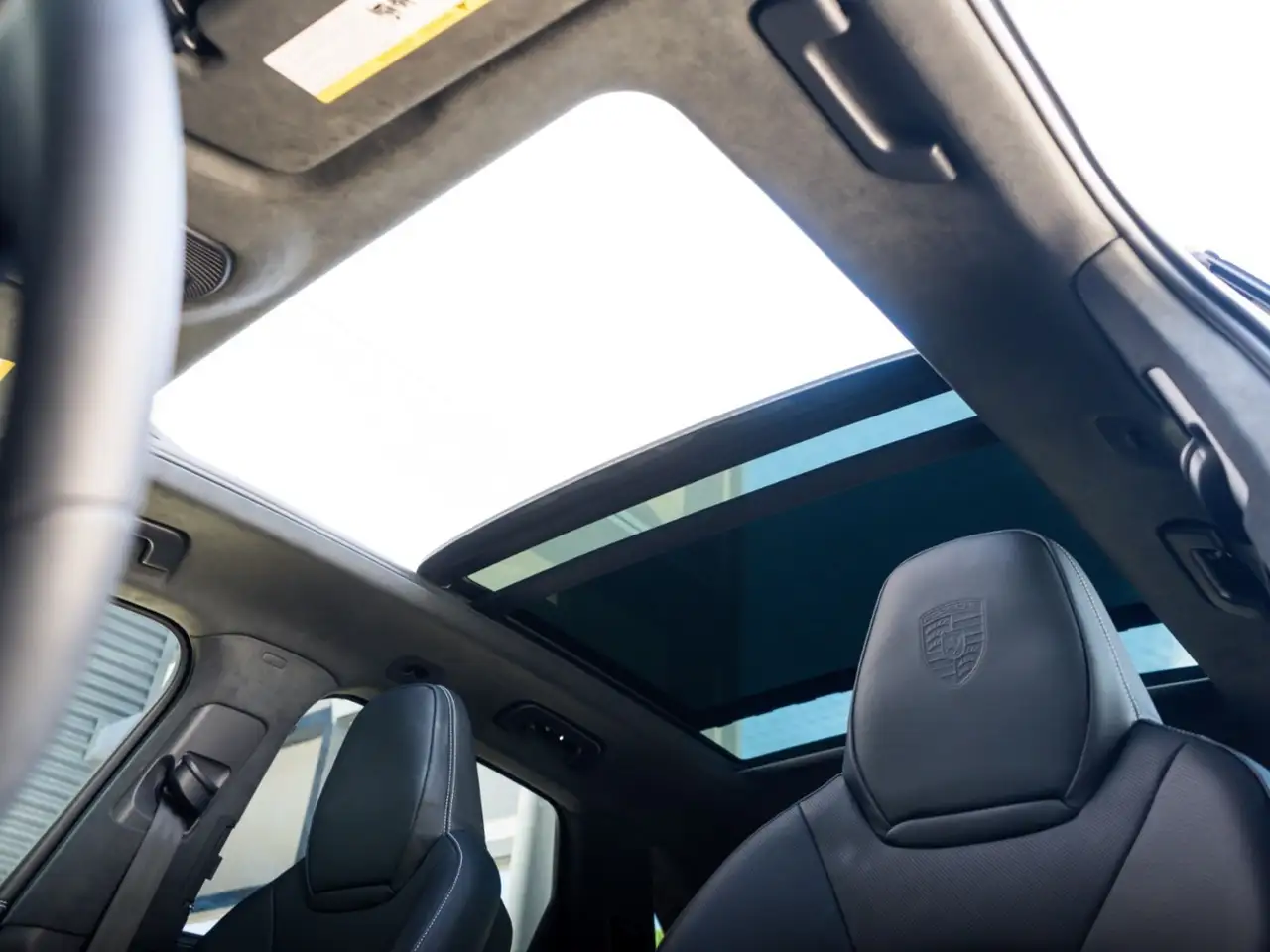 Porsche Cayenne - Image 32