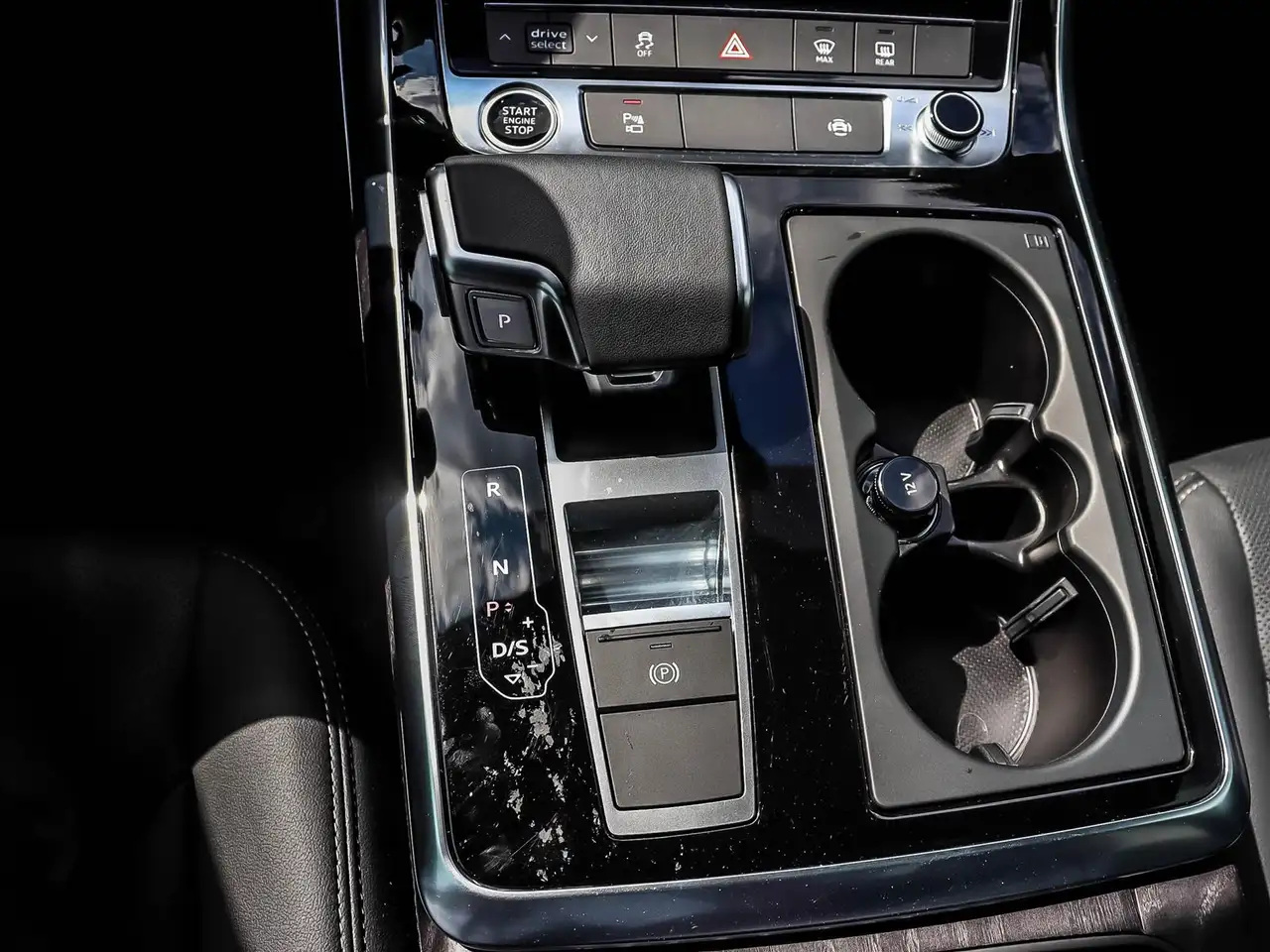 Audi Q8 - Image 30