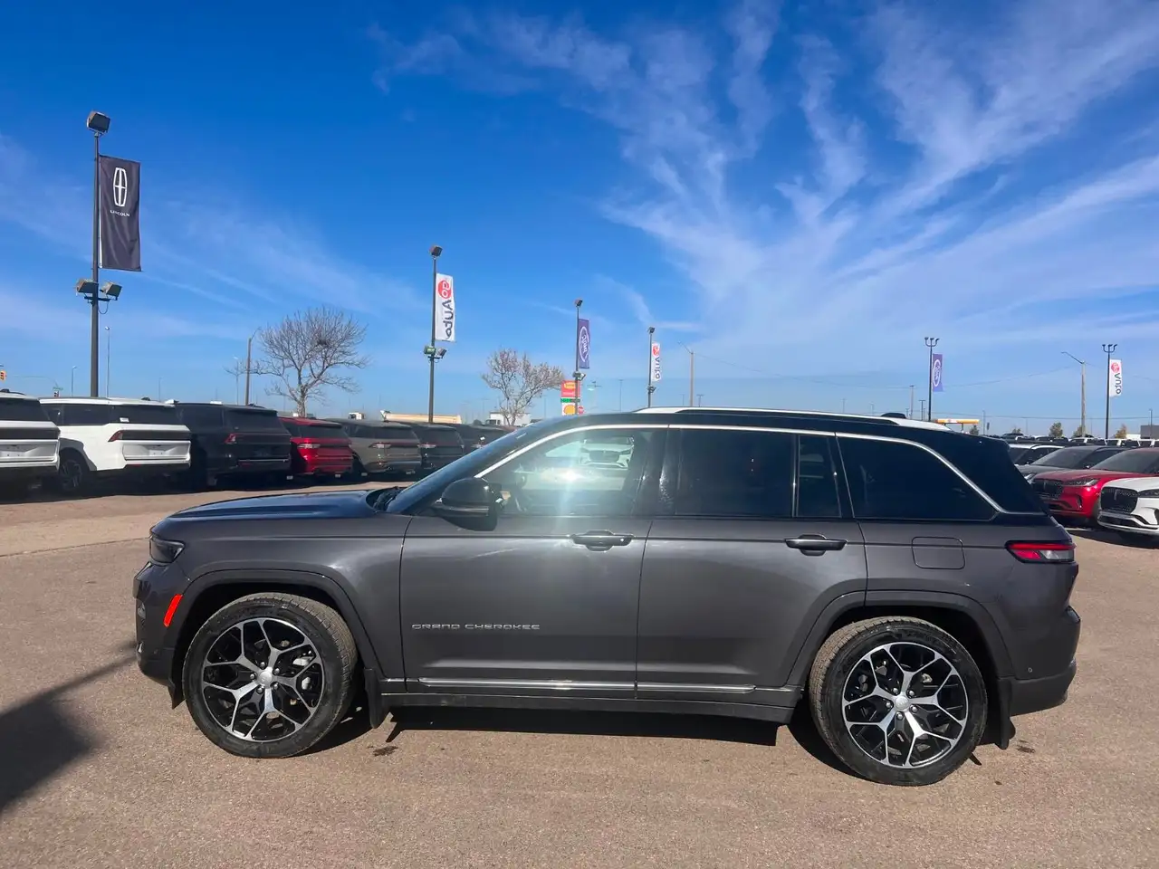 Jeep Grand Cherokee - Image 10