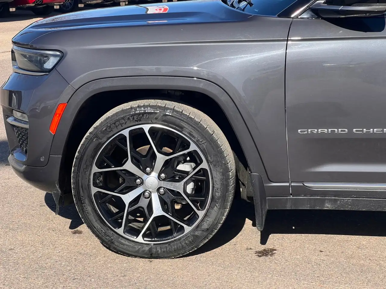 Jeep Grand Cherokee - Image 9