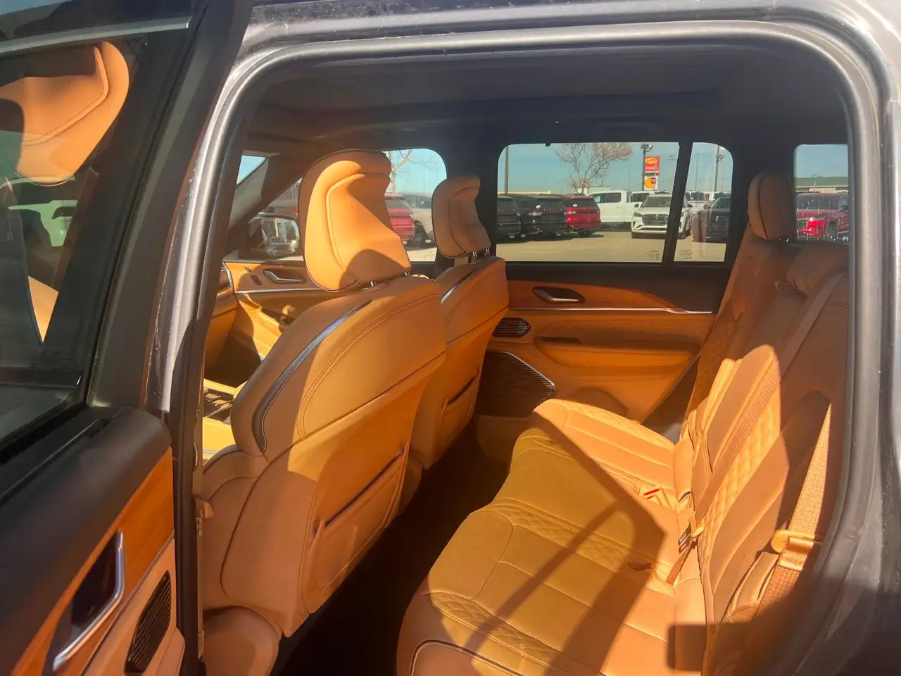 Jeep Grand Cherokee - Image 26