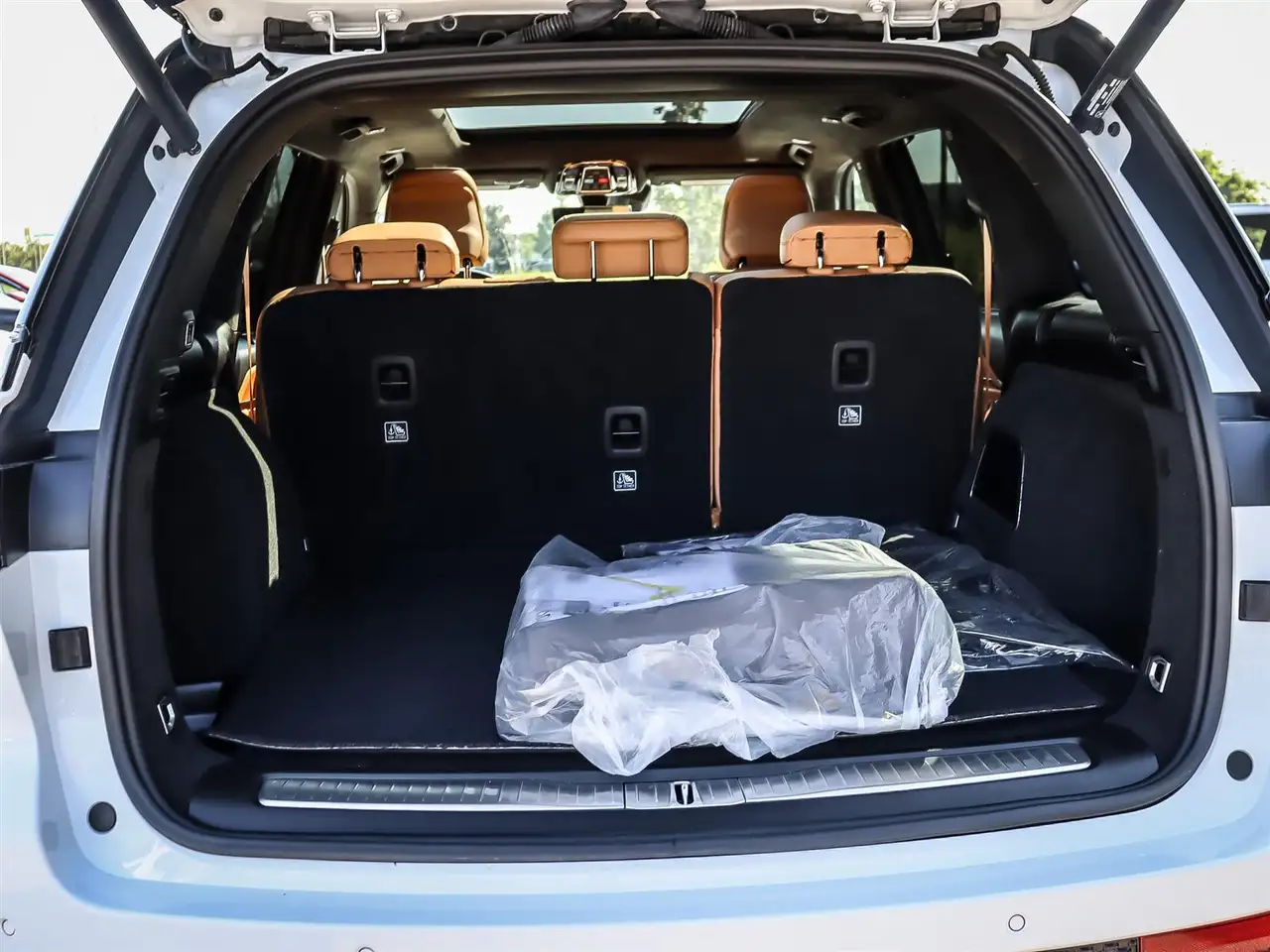 Jeep Grand Cherokee - Image 23