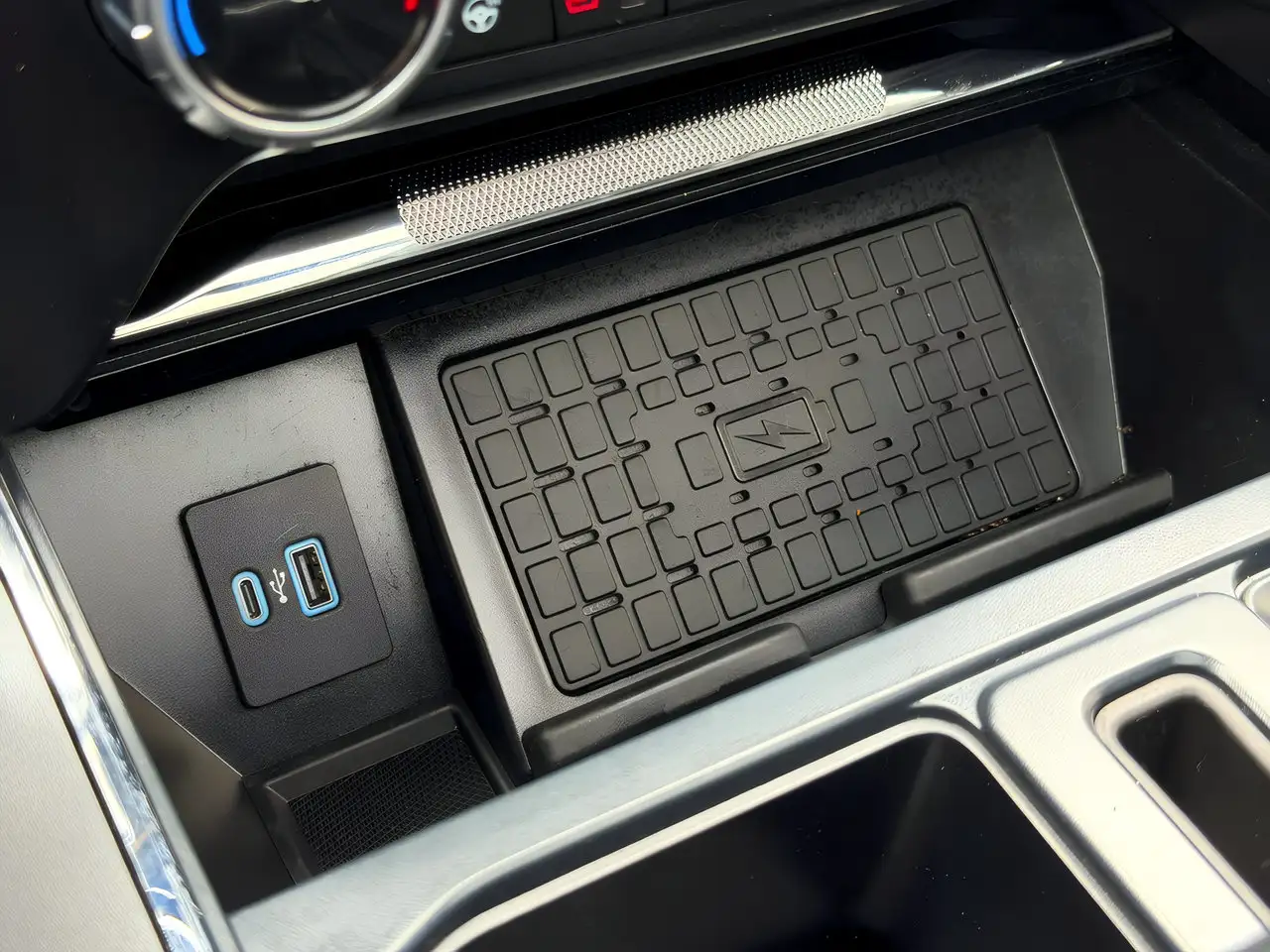 Ford F-150 - Image 30