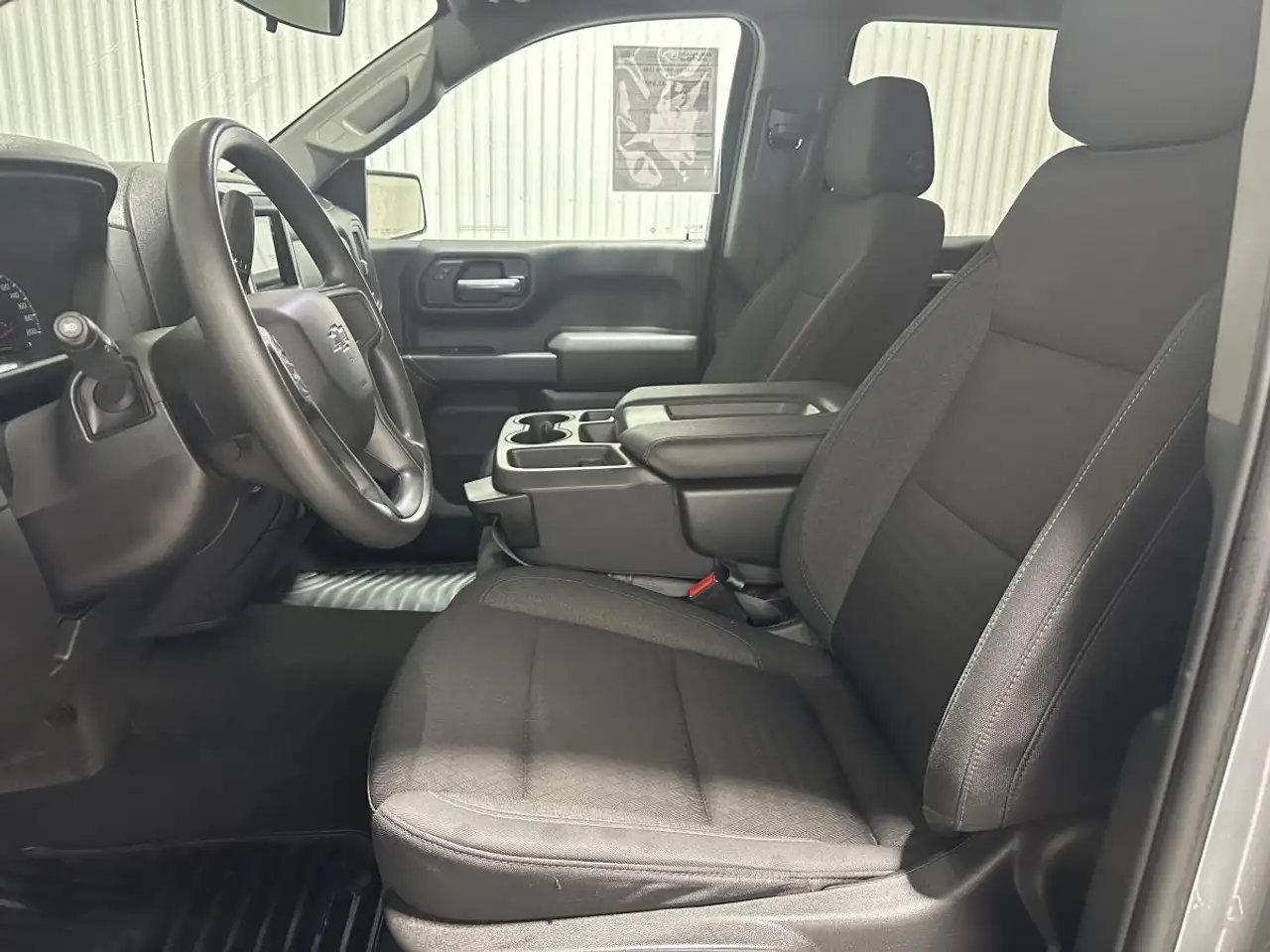 Chevrolet Silverado 1500 - Image 10