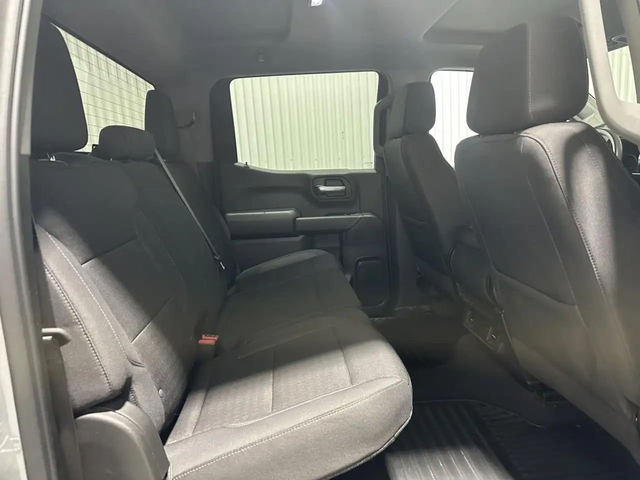 Chevrolet Silverado 1500 - Image 14