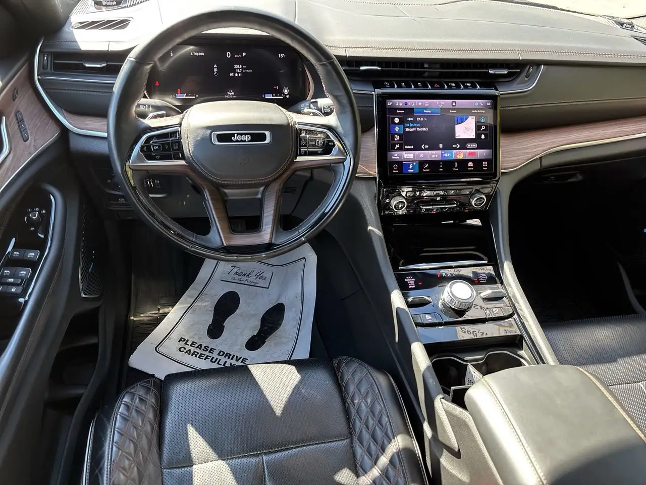 Jeep Grand Cherokee - Image 32