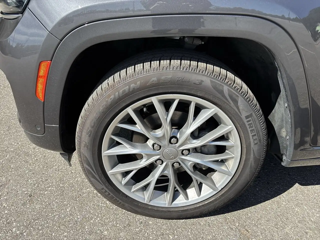 Jeep Grand Cherokee - Image 11