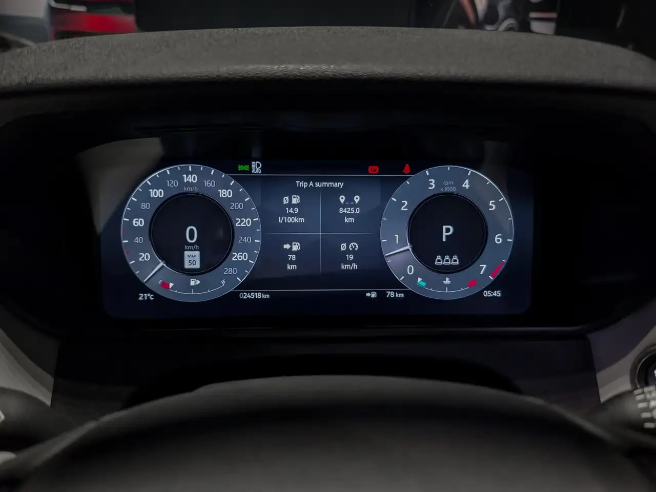 Land Rover Range Rover Velar - Image 13
