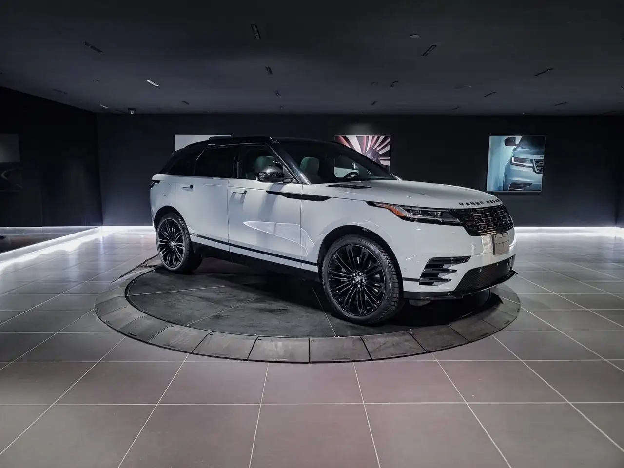 Land Rover Range Rover Velar - Image 3