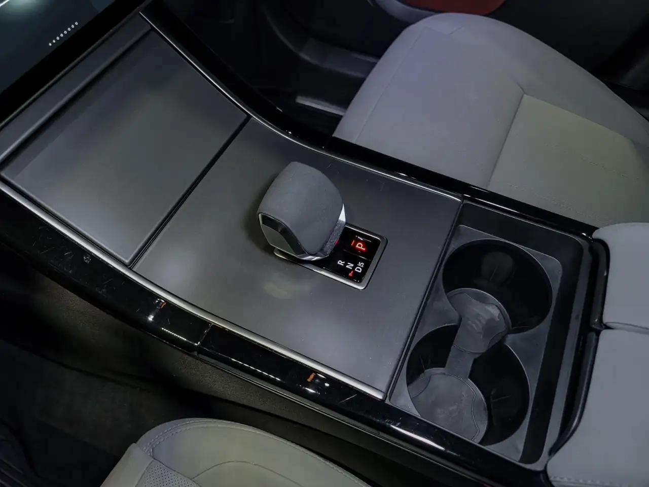 Land Rover Range Rover Velar - Image 16