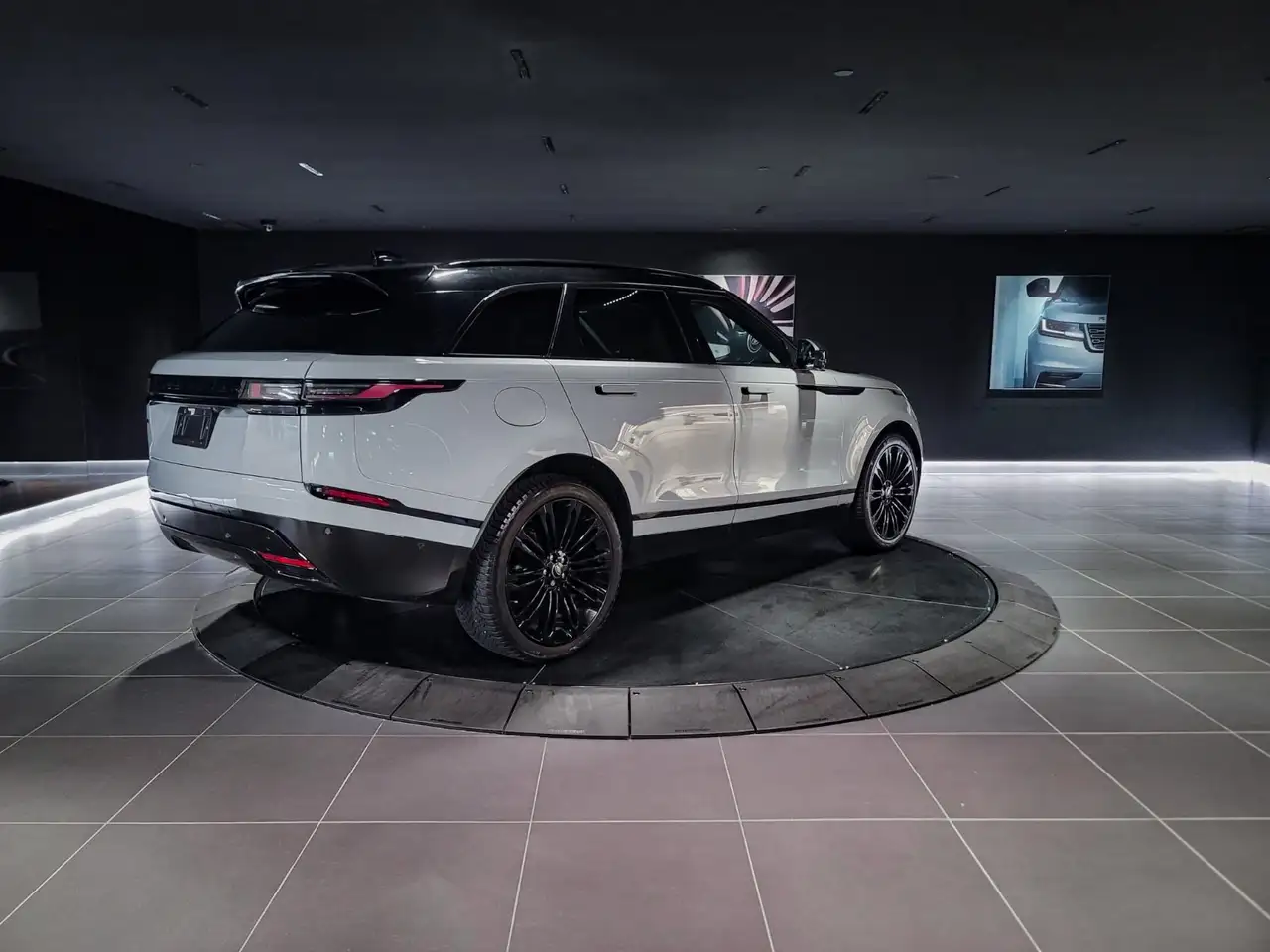 Land Rover Range Rover Velar - Image 5