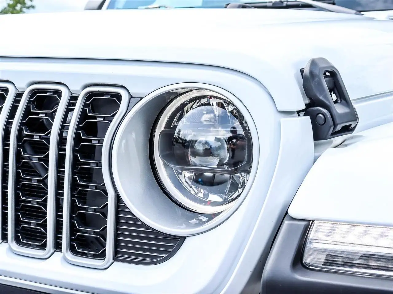 Jeep Wrangler - Image 20