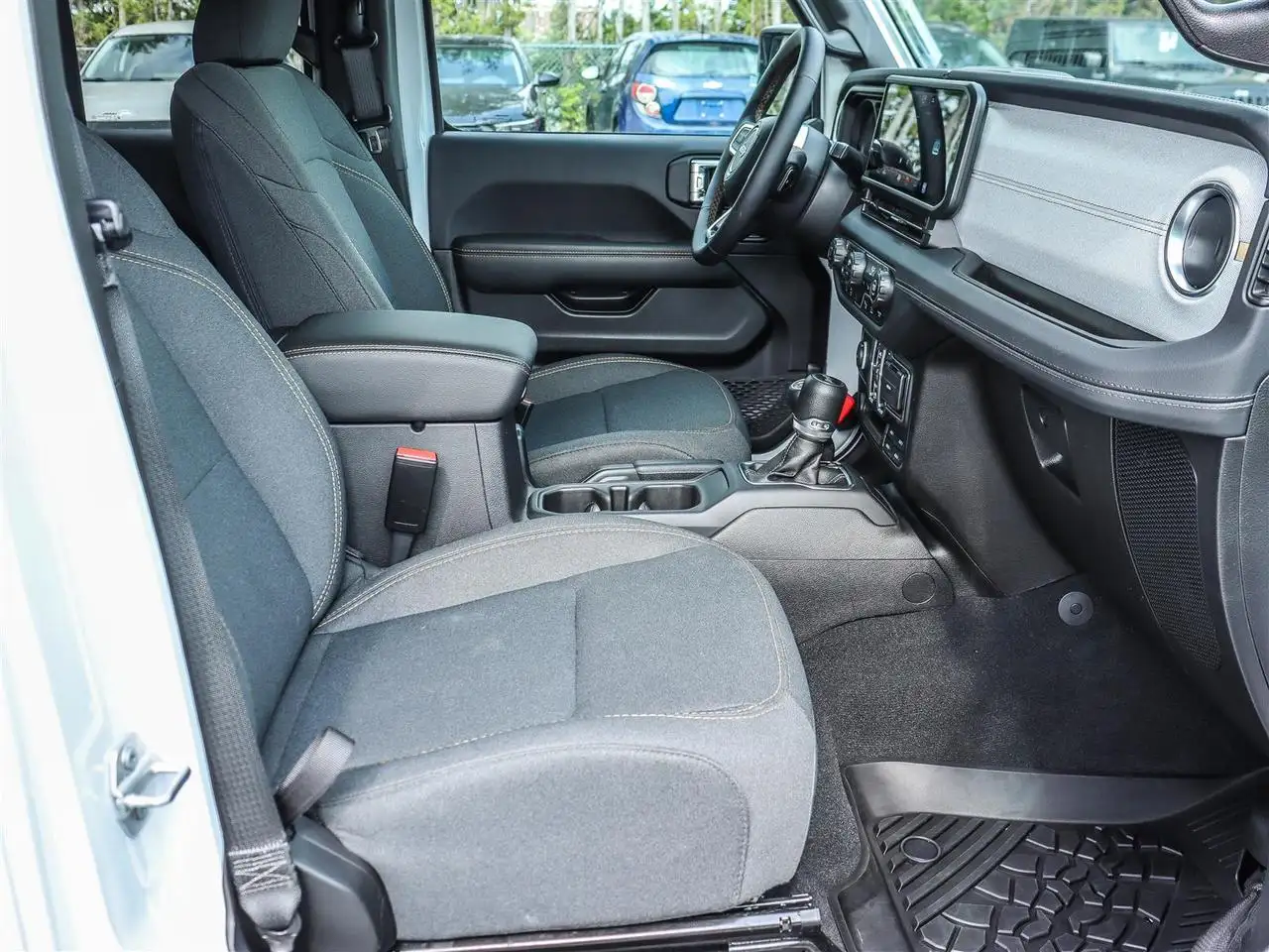 Jeep Wrangler - Image 14