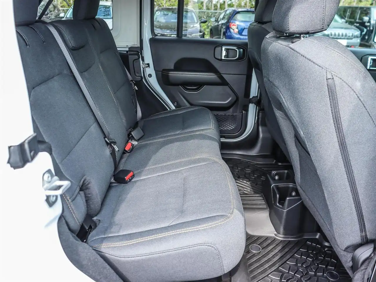 Jeep Wrangler - Image 16