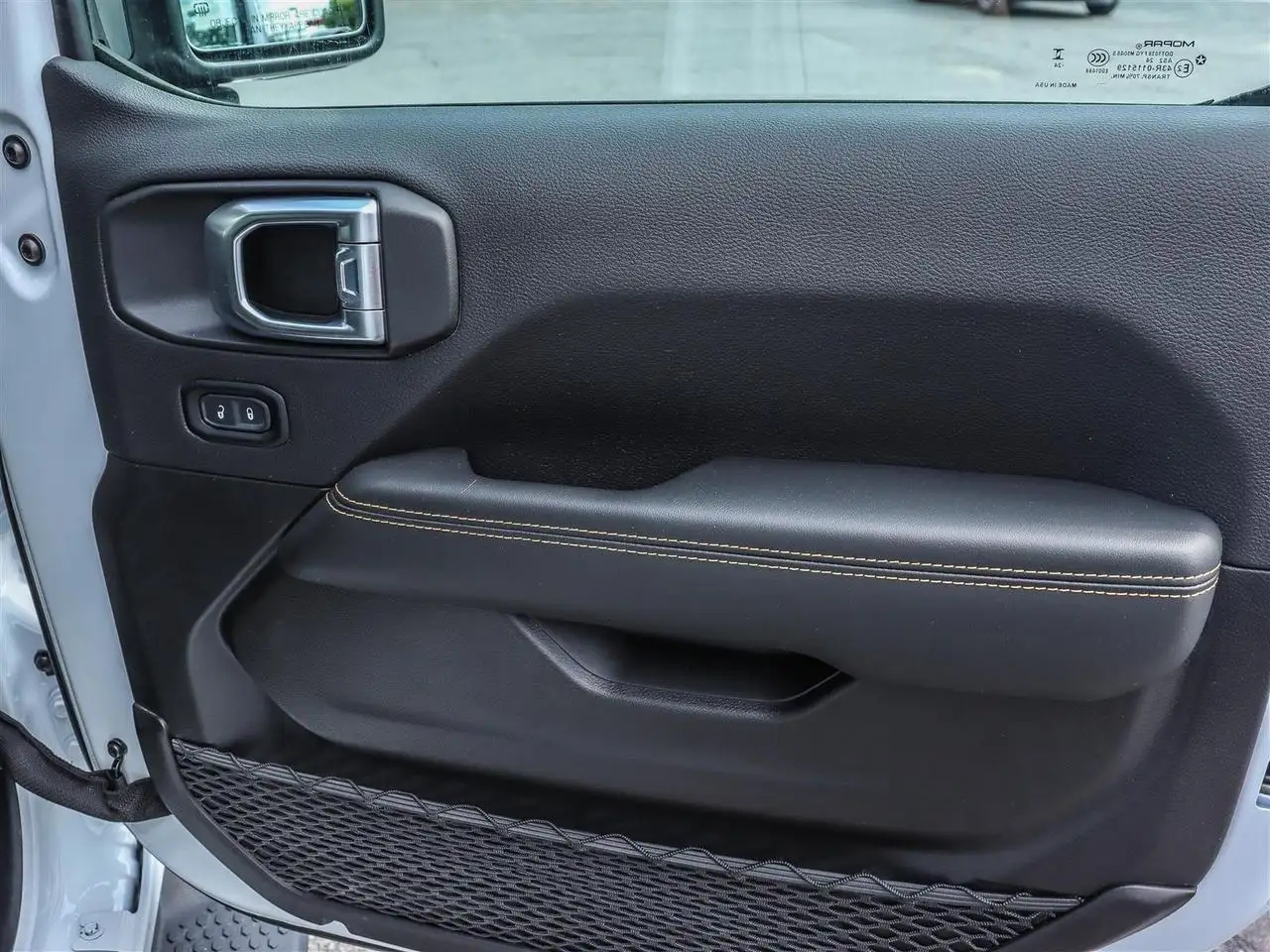 Jeep Wrangler - Image 15