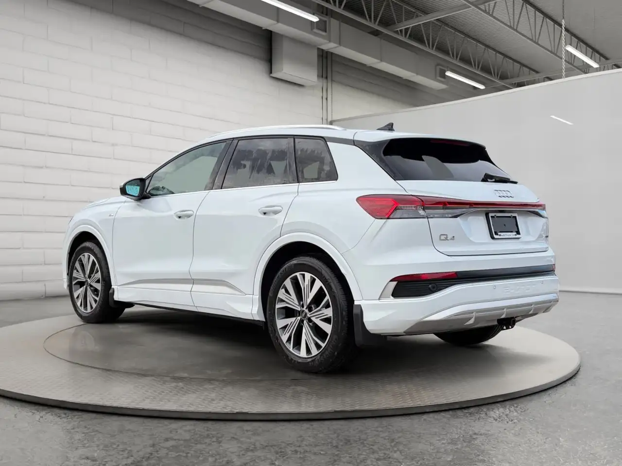 Audi Q4 e-tron - Image 7