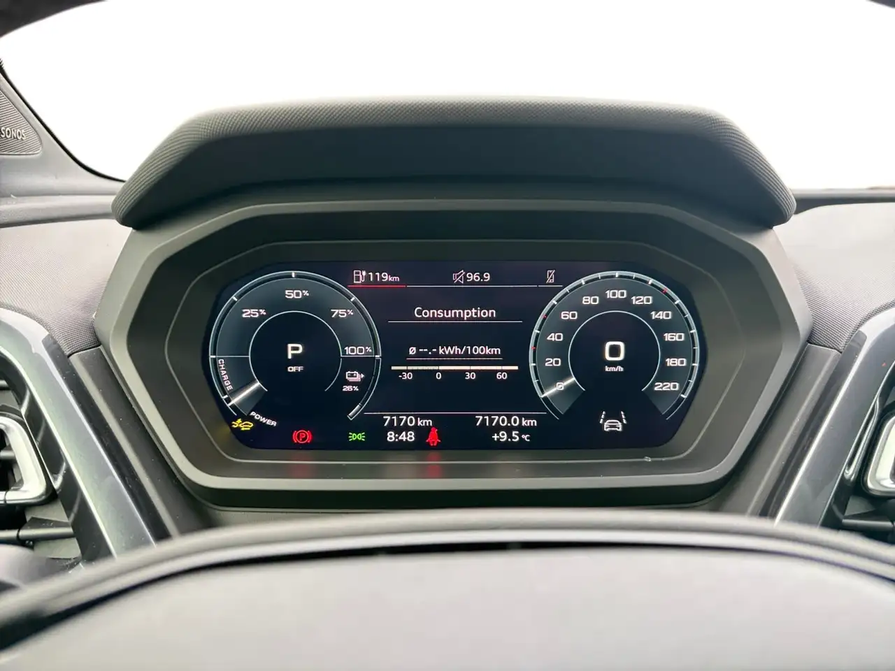 Audi Q4 e-tron - Image 12