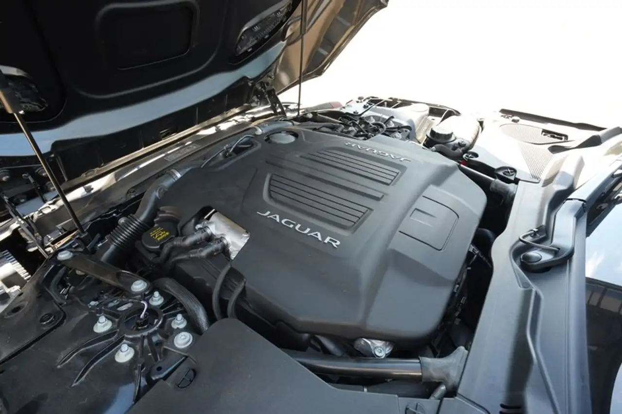 Jaguar F-Type - Image 17