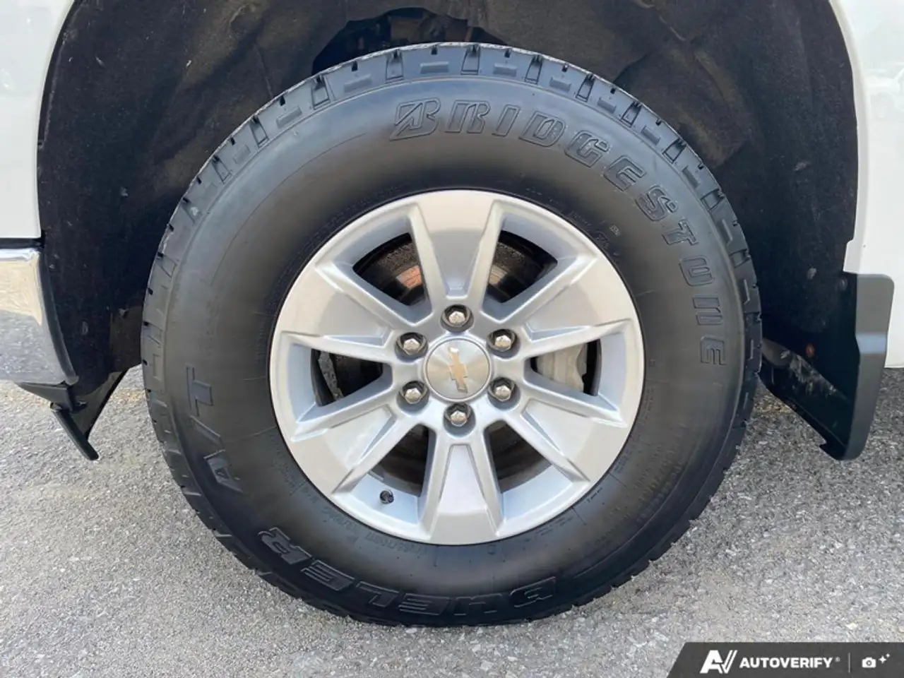 Chevrolet Silverado 1500 - Image 9