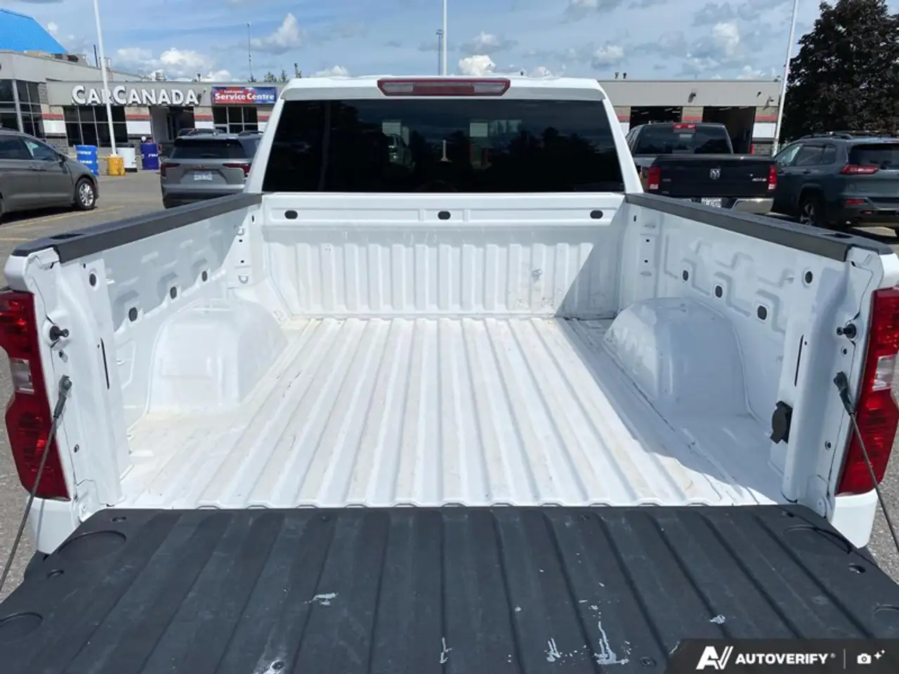 Chevrolet Silverado 1500 - Image 14