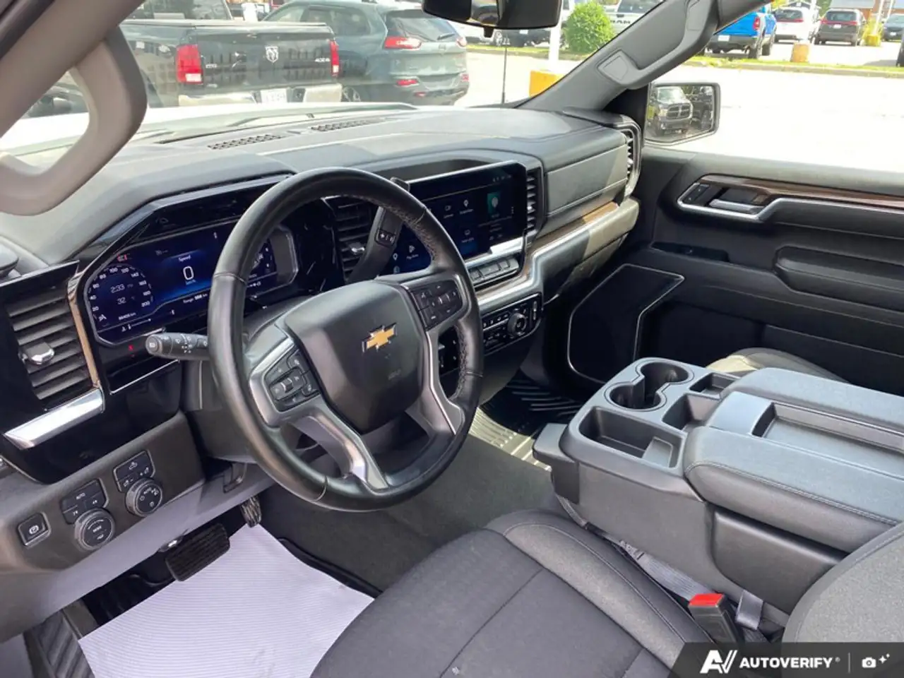 Chevrolet Silverado 1500 - Image 15