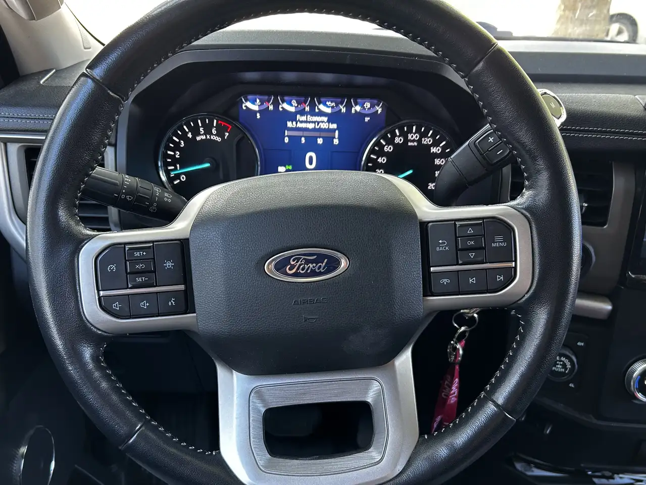Ford Expedition - Image 6