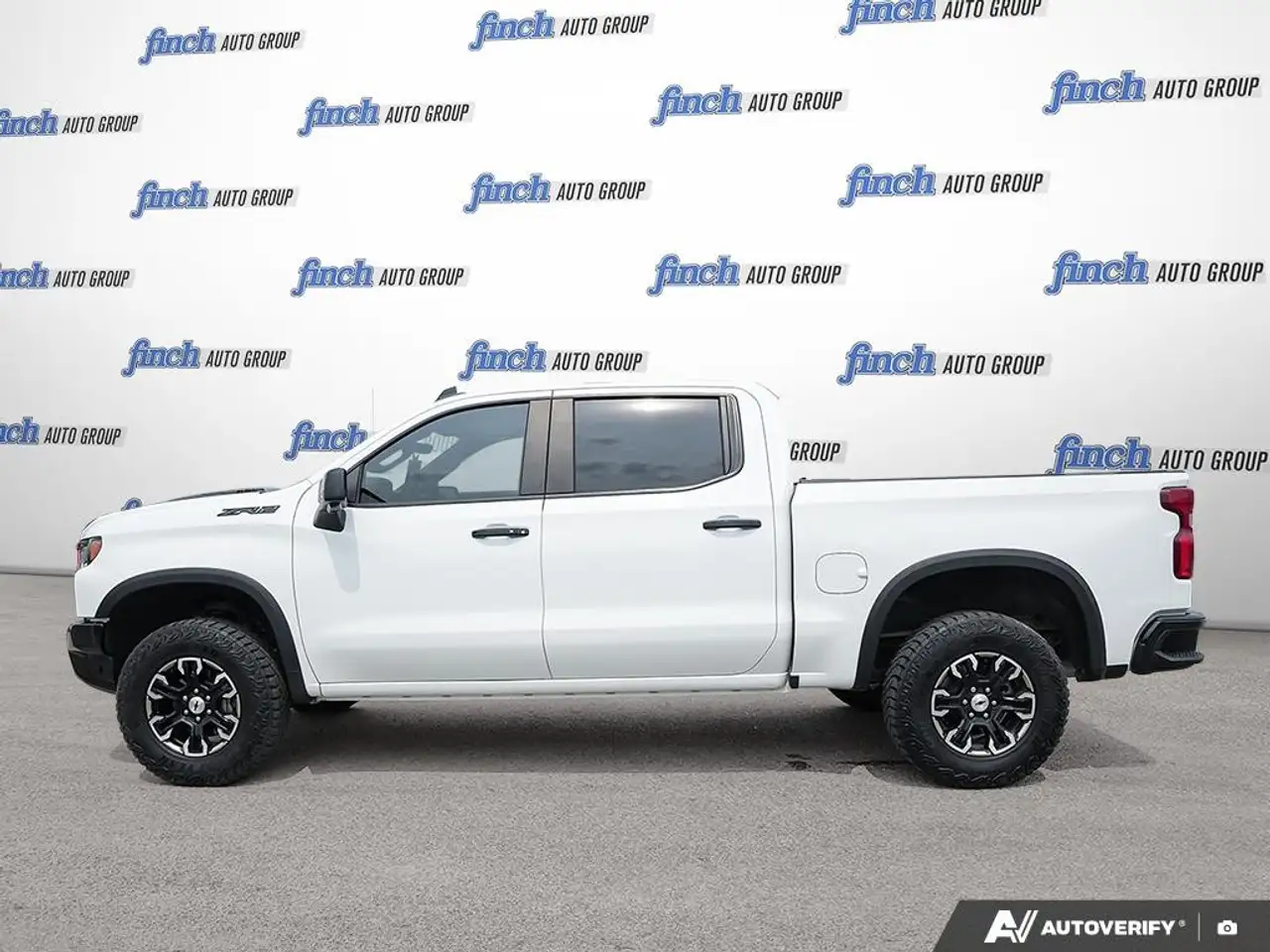 Chevrolet Silverado 1500 - Image 3