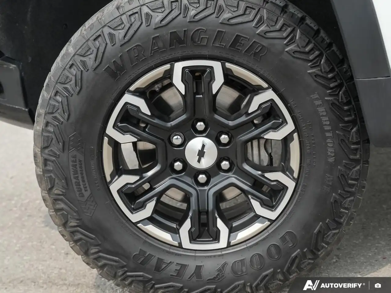 Chevrolet Silverado 1500 - Image 6