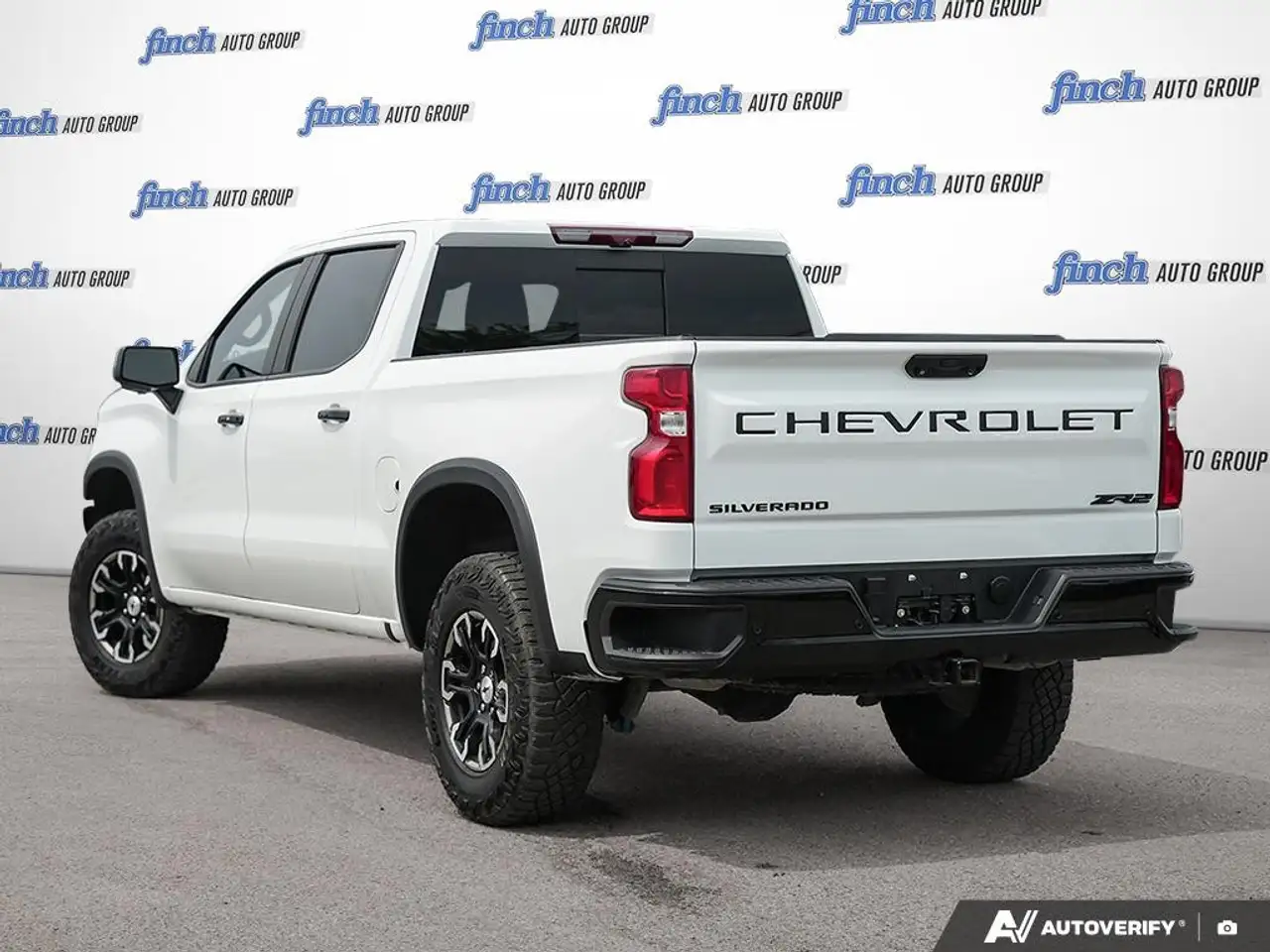 Chevrolet Silverado 1500 - Image 4