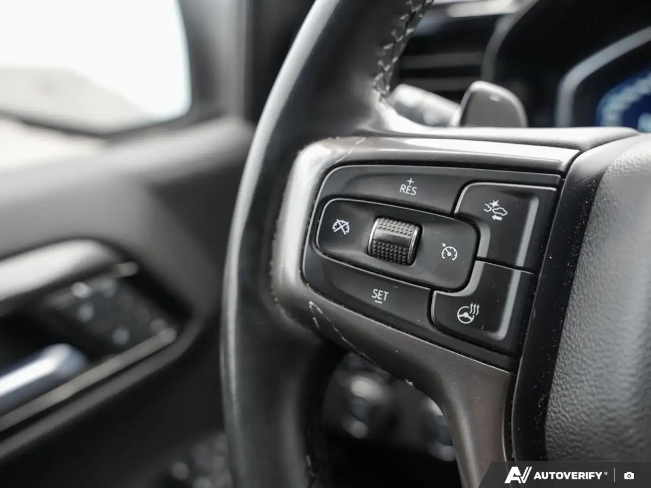Chevrolet Silverado 1500 - Image 16