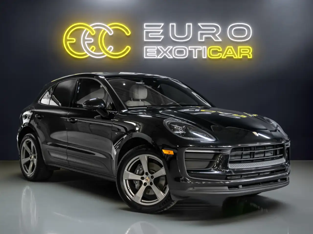 Porsche Macan - Image 1