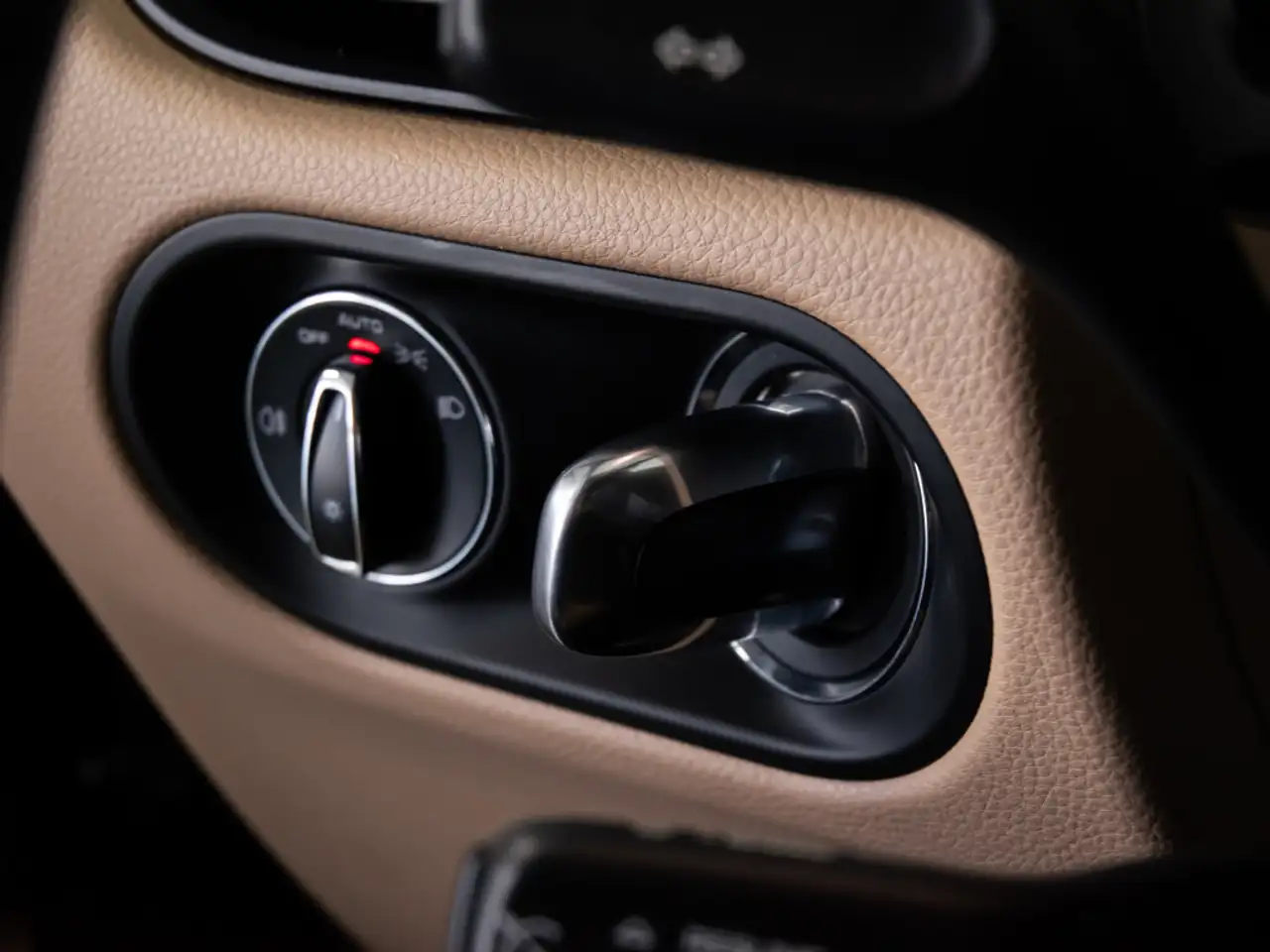 Porsche Macan - Image 14