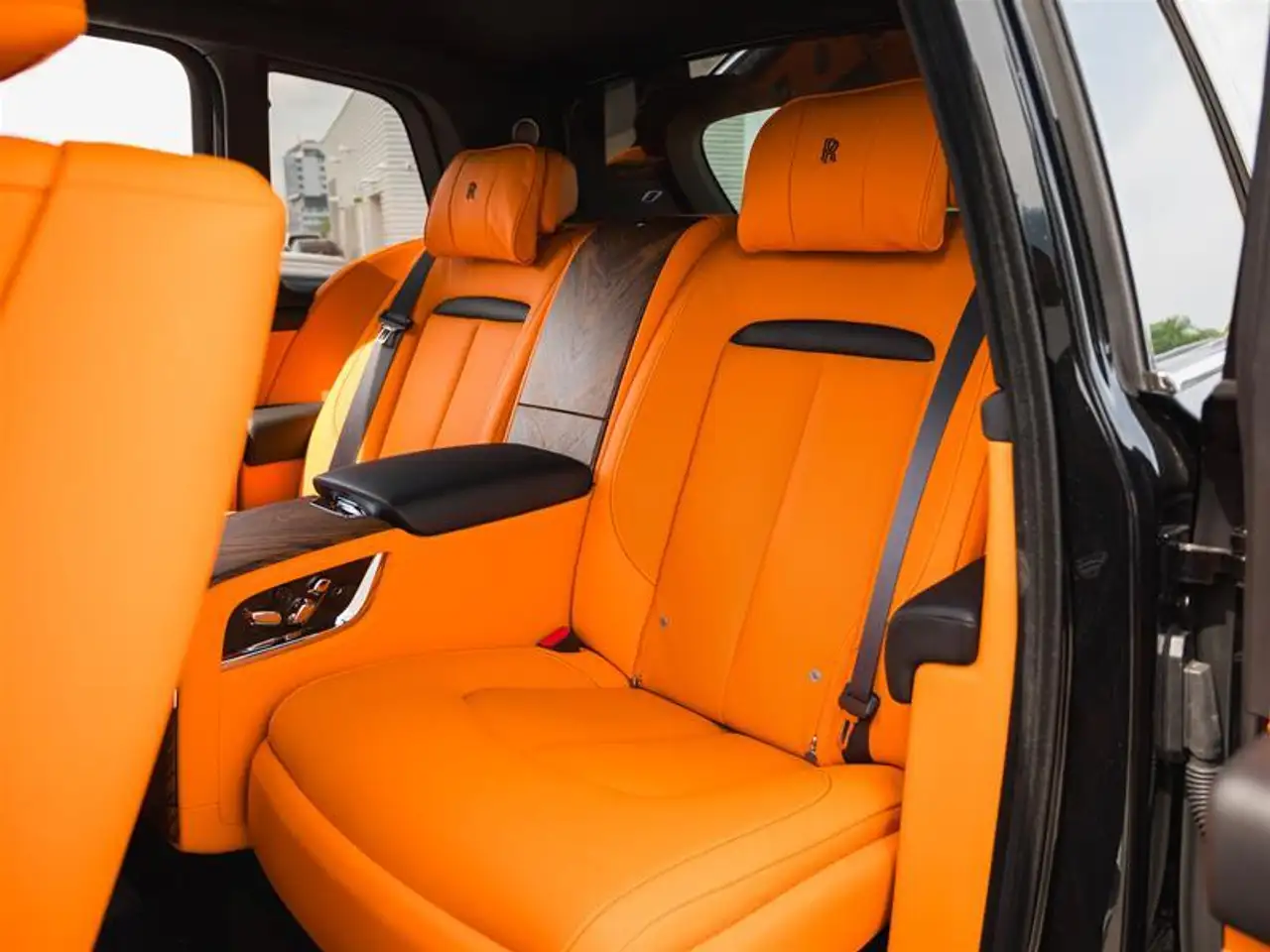 Rolls-Royce Cullinan - Image 14