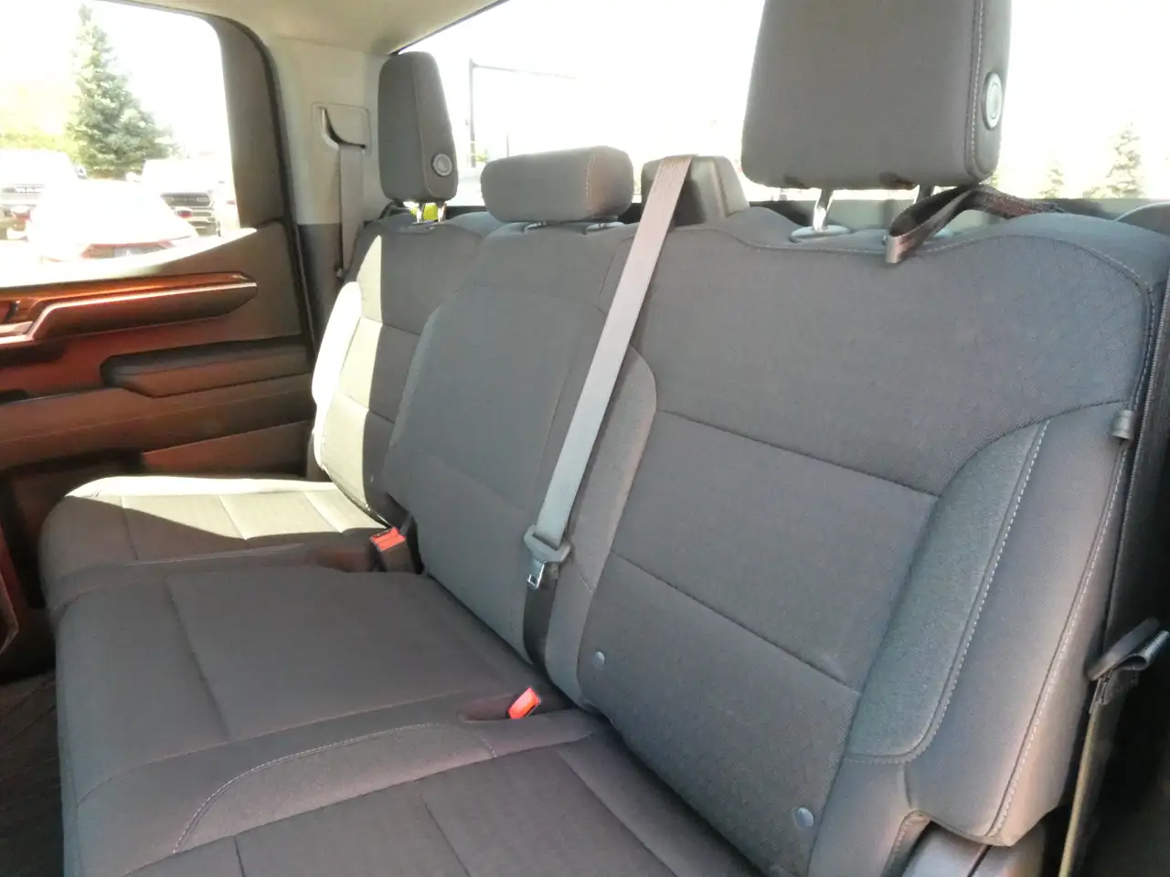 Chevrolet Silverado 1500 - Image 8