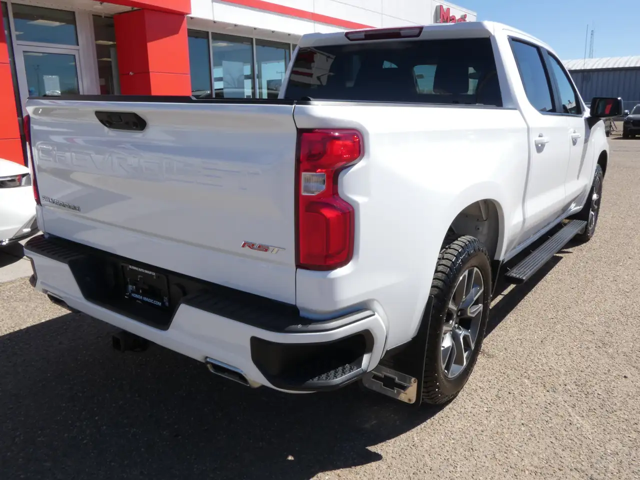 Chevrolet Silverado 1500 - Image 3