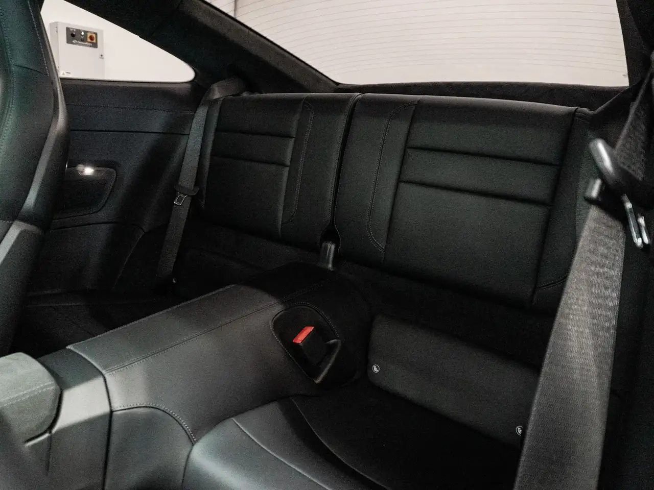 Porsche 911 - Image 22