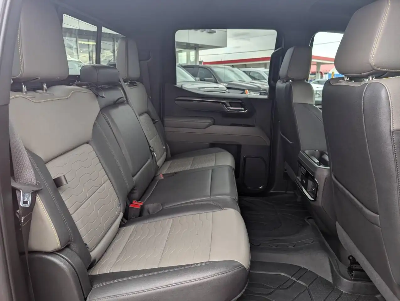 Chevrolet Silverado 1500 - Image 17