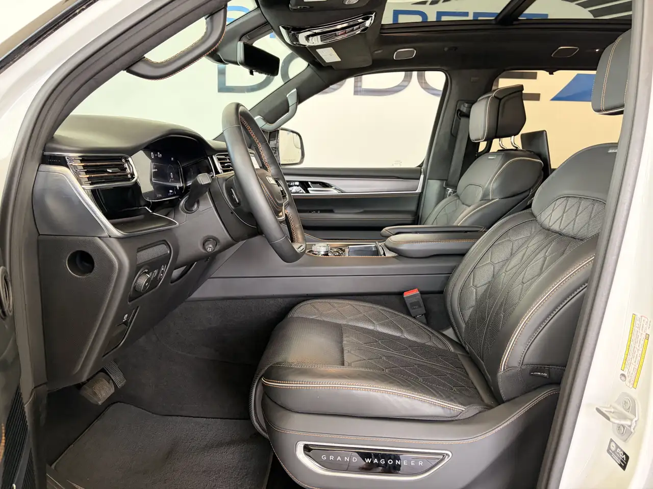 Jeep Grand Wagoneer - Image 15