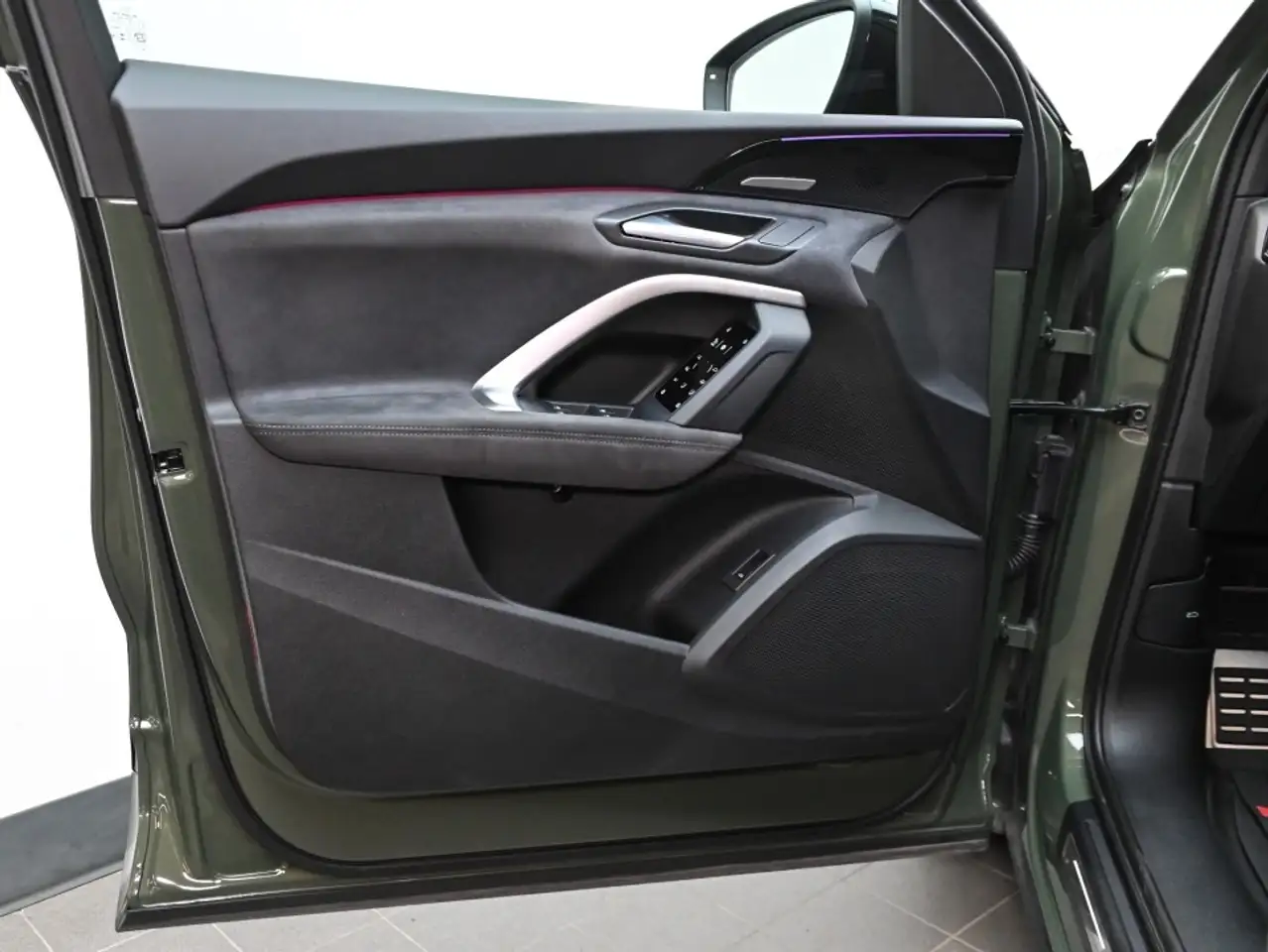 Audi SQ5 - Image 15